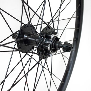 Front wheel 28/29" 36H, Andra 40, disc brakes, quickrelease